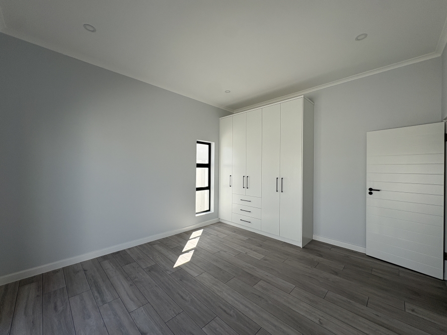 5 Bedroom Property for Sale in Sandown Western Cape